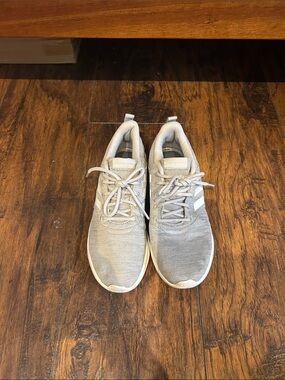 Adidas Women’s Light Gray Athletic Knit Lace-Up Sneakers